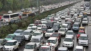 मुंबई-नासिक हाइवे पर भारी ट्रैफिक जाम... कुछ किलोमीटर की दूरी तय करने में लग रहे इतने घंटे