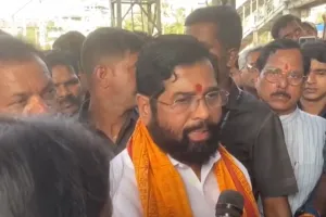 3000 से ज्यादा शिवसेना कार्यकर्ता अयोध्या के लिए रवाना... विदा करने रेलवे स्टेशन पहुंचे CM शिंदे