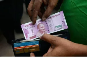  घर बैठे बदल सकते हैं दो हजार रुपये का नोट, जानिए क्या है इसका प्रॉसेस