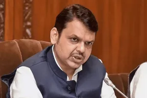 देवेंद्र फडणवीस ने कसा तंज, नए संसद भवन के उद्घाटन के लिए उद्धव ठाकरे को बुलाया किसने? 