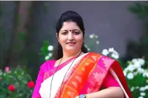 रुपाली चाकणकर का गंभीर आरोप, दिल्ली के महाराष्ट्र सदन से हटाई गई इन महान हस्तियों की मूर्ति