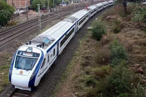 Rajasthan में  हादसे का शिकार हुई वंदे भारत, सांड के टकराने से ट्रेन का अगला हिस्सा क्षतिग्रस्त