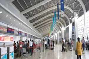 लगेज के एक्सट्रा पैसे देने पर बोली महिला- 'मेरे बैग में बम है', पुलिस ने किया गिरफ्तार