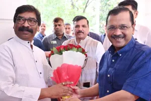 केंद्र के अध्यादेश के खिलाफ केजरीवाल को मिला JMM का साथ, हेमंत सोरेन बोले- देश की ताकत पर ये बड़ा प्रहार