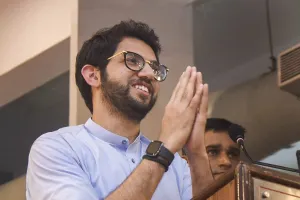 करीबियों के बहाने आदित्य ठाकरे पर शिकंजा कसेगी ED? महाराष्ट्र में BMC घोटाले की जांच पर सियासत तेज