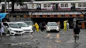  छाता मत भूलना...अगले दो दिन मुंबई और महाराष्ट्र में भारी बारिश का अलर्ट, अब तक 6 लोगों की मौत