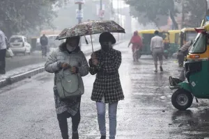 मुंबई, पुणे समेत इन जिलों में बारिश का अलर्ट, बाकी में रहेगी गर्मी