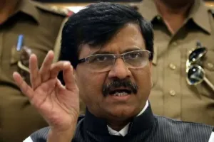‘महाराष्ट्र में दंगे-गुजरात में उद्योग-धंधे, यह BJP की चाल’, संजय राउत ने किया वार