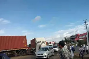 महाराष्‍ट्र: पुणे-सतारा हाईवे पर अजीब हादसा, 4 वाहन टकराए, बस पलटी, 4 लोगों की मौत