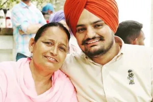 सिंगर सिद्धू मूसेवाला के 30वें बर्थडे पर मां को आई बेटे की याद, लिखा इमोशनल नोट