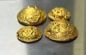 पुणे हवाई अड्डे में 33 लाख का सोना पकड़ाया, एयरपोर्ट से यात्री गिरफ्तार