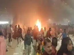 केरल में ईसाइयों की एक सभा में तीन सीरियल धमाके हुए...  यहूदी धर्मस्थलों की बढ़ाई गई सुरक्षा