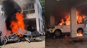 महाराष्‍ट्र में मराठा आरक्षण आंदोलन बेकाबू,  एनसीपी विधायक प्रकाश सोलंके का घर फूंका...  