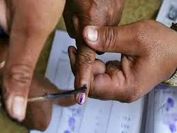 महाराष्ट्र में 2 हजार 500 ग्राम पंचायतों और 130 रिक्त सरपंच पदों के लिए कड़ी सुरक्षा के बीच आज मतदान... नतीजे कल