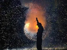 दिवाली पर मुंबई में पटाखे जलाने की टाइम फिक्स...  सीएम शिंदे की बैठक में हुआ फैसला...