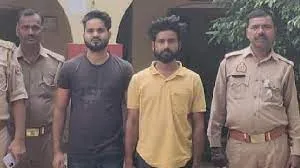 100-100 रुपये के नोट लेकर मेले में पहुंचे युवक, खरीद रहे थे मिठाई और पान; शक हुआ तो बुला ली पुलिस, फिर…