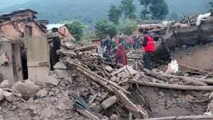 नेपाल में  भूकंप ने मचाई भीषण तबाही... अब तक 140 लोगों की मौत !