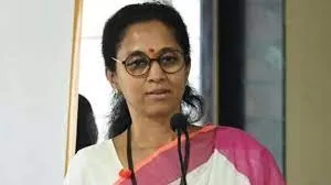 मंत्री दीपक केसरकर को युवती से सार्वजनिक तौर पर माफी मांगनी चाहिए - सांसद सुप्रिया सुले 