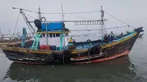 मुंबई में नाव से निकली जहरीली गैस से 2 लोगों की मौत... 1 वेंटिलेटर पर 