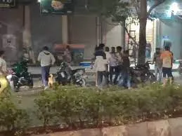 विरार पूर्व के मनवेल पाड़ा में दो गुटों के बीच झड़प...  सिर पर लोहे की रॉड लगने से एक गंभीर रूप से घायल