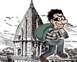 नवी मुंबई में मंदिर की दान पेटी और पादुका चोरी