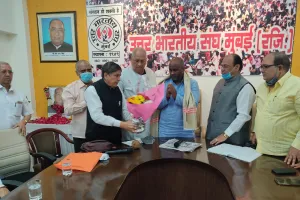 उत्तर भारतीय संघ के अध्यक्ष संतोष आरएन सिंह को राम मंदिर उद्घाटन समारोह का निमंत्रण