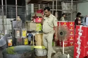 बूचड़खाने पर पुलिस का छापा, जानवरों के अंगों से घी तैयार करने वाली फैक्ट्री का भंडाफोड़
