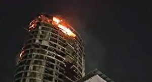 नवी मुंबई के बहुमंजिला इमारत के 27वें फ्लोर पर लगी भयंकर आग...  मौके पर मौजूद फायर ब्रिगेड 