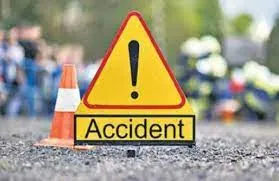 महाराष्ट्र के परभणी जिले में बड़ा हादसा...  पुल से गिरी बस, 30 यात्री घायल