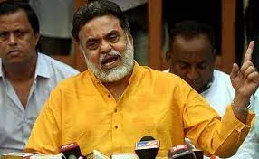 संजय निरुपम ने कांग्रेस नेतृत्व से किया आग्रह, उद्धव ठाकरे से नाता तोड़ें...  
