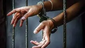 नवी मुंबई पुलिस ने 5 लाख रुपए से अधिक मूल्य का मेफेड्रोन के साथ महिला सहित तीन लोगों को किया गिरफ्तार 