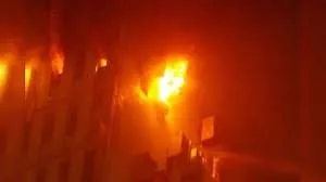 मुंबई के मुलुंड इलाके में  6 मंजिला इमारत में अचानक लगी आग... अंदर मौजूद थे 50 लोग