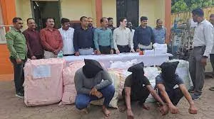 कल्याण के पास मलंगगढ़ की तलहटी में गुटखा फैक्ट्री... 7 लाख के गुटखा के साथ तीन लोग गिरफ्तार