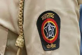 भायंदर में सोसायटी के खंजिदार ने नहीं दिया फायर का टेंडर तो मनपा के दमकल अधिकारी ने बुरी तरह पीटा... 