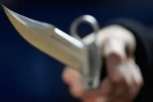 भिवंडी में चाकू दिखाकर होटल व्यवसायी को धमकाया... 