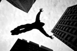 युवक ने 22 मंजिला इमारत की छत से कूदकर कर ली आत्महत्या 