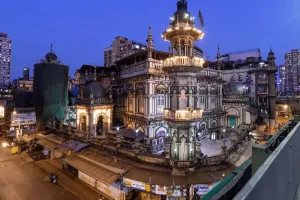 मुंबई / मिनारा मस्जिद के ट्रस्टियों पर वक्फ की करीब 83 प्रॉपर्टी को अवैध तरीके से सौदा करने का आरोप