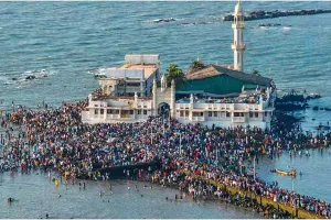 हाजी अली दरगाह को बम से उड़ाने की धमकी;  मामला दर्ज 