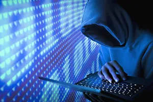 मुंबई: साइबर स्कैमर्स ने बीमा कंपनी के अधिकारी बनकर की 23 लाख की ठगी 