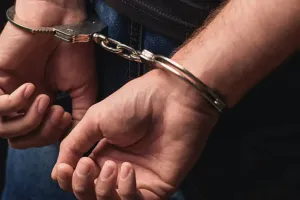 ठाणे में सिगरेट को लेकर दोस्त पर  हमला करने के आरोप में 18 वर्षीय युवक गिरफ्तार