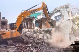 नालासोपारा : आरक्षित जमीन पर बनी 41 अवैध इमारतों पर बुल्डोजर; 7 इमारतों को पहले दिन ध्वस्त किया