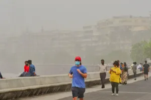 मुंबई में वायु प्रदूषण और जलवायु परिवर्तन के कारण मुंबईकरों को खांसी-जुकाम