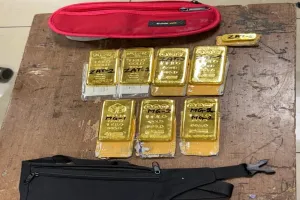 मुंबई एयरपोर्ट पर 6.28 करोड़ रुपये मूल्य के सोने की तस्करी के आरोप में तीन ईरानी नागरिक गिरफ्तार