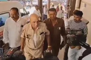 कर्नाटक के बेलगावी में भाषा को लेकर हुए विवाद के बाद कुछ लोगों ने कंडक्टर पर किया हमला