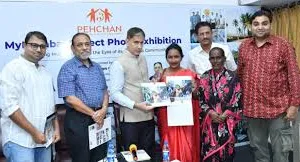 मुंबई : आयुक्त भूषण गगरानी ने ‘माई मुंबई प्रोजेक्ट फोटो’ प्रदर्शनी का उद्घाटन करते हुए बेघर नागरिकों द्वारा खींची गई तस्वीरों की सराहना की