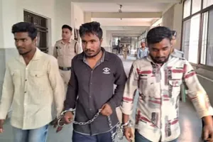 मुंबई एयरपोर्ट से तीन बांग्लादेशी गिरफ्तार  