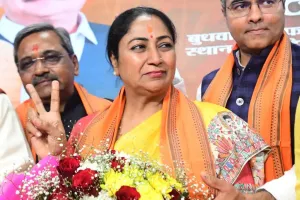 रेखा गुप्ता दिल्ली की मुख्यमंत्री के तौर पर सचिवालय पहुंचीं और कार्यभार संभाला