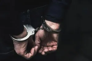 मानखुर्द, वाशी नाका, कलंबोली, पनवेल, कोपरी ठाणे, कल्याण, मुंब्रा में तलाशी ली और 16 बांग्लादेशी घुसपैठियों को पकड़ा