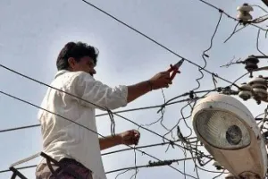 वसई : वसई-विरार शहर में हर महीने एक करोड़ रुपए की बिजली चोरी