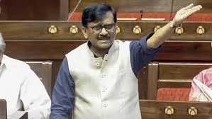 मुंबई : औरंगजेब की कब्र का मुद्दा उठाते हुए कहा कि मणिपुर के बाद अब महाराष्ट्र जल रहा - संजय राउत 